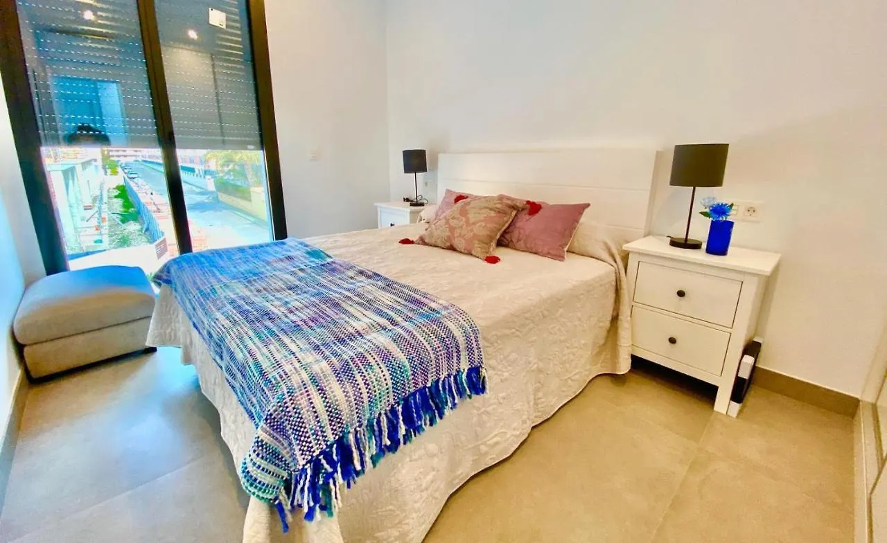 Chalet Con Piscina Privada En La Urb. De Puerto Rey Los Amarguillos